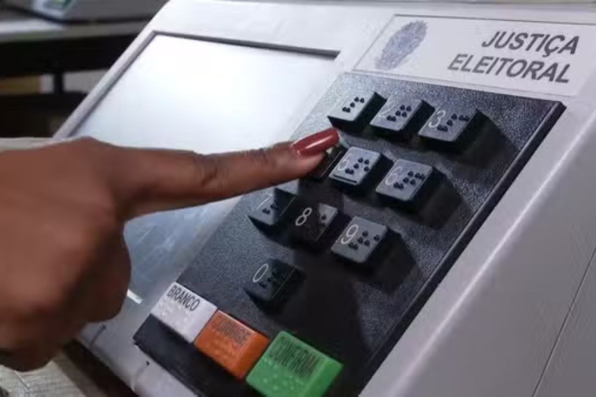 Entenda o intervalo de conferência da urna eletrônica nas Eleições 2026