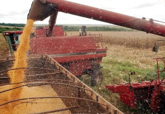 Economia – há 1 hora: CNA acredita que ações do governo podem conter o aumento dos preços dos alimentos. Governo federal isentou as alíquotas de PIS e Cofins sobre o diesel para mitigar os efeitos da elevação de preços provocada pelo conflito no Oriente Médio.