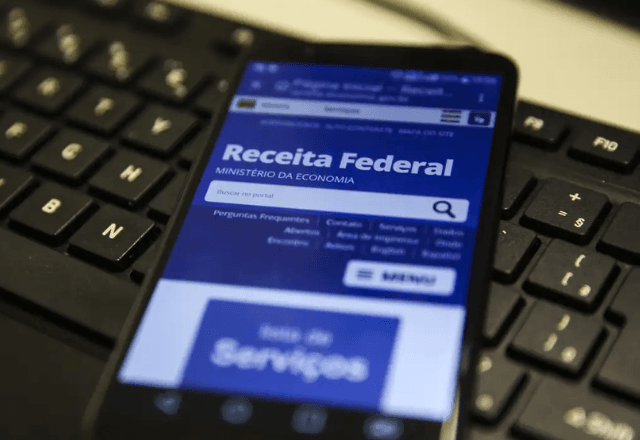 IR 2026: Portal e aplicativo da Receita enfrentam problemas no primeiro dia de envio das declarações