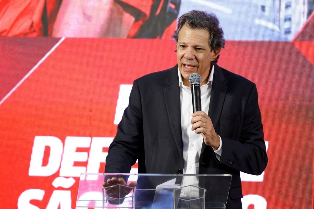 Haddad afirma que Lula não convidou ninguém para a diretoria do Banco Central.