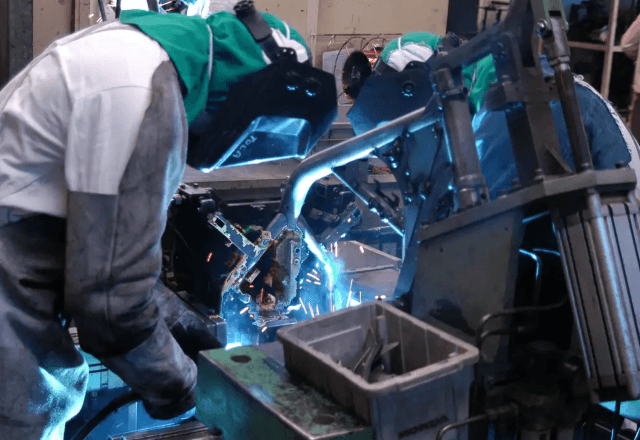 Economia – há 19 horas Indústrias preveem diminuição de investimentos em 2026, revela a CNI Estudo indica redução na vontade de investir e identifica incertezas econômicas como o principal desafio para as empresas.