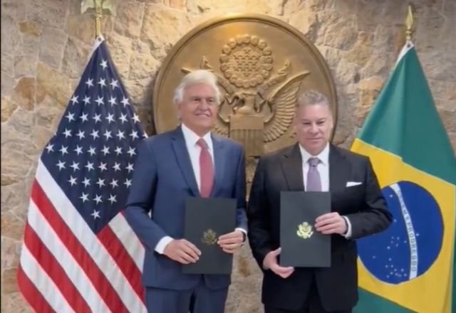Goiás firma pacto com os Estados Unidos para a extração de minerais raros.