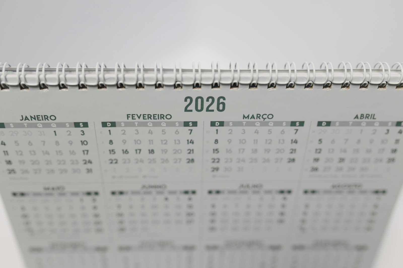 Economia – 22 horas atrás: Quando será o quinto dia útil de abril de 2026? Confira a data de pagamento e o calendário completo. Entenda como é realizada a contagem dos dias úteis conforme a Consolidação das Leis do Trabalho (CLT).