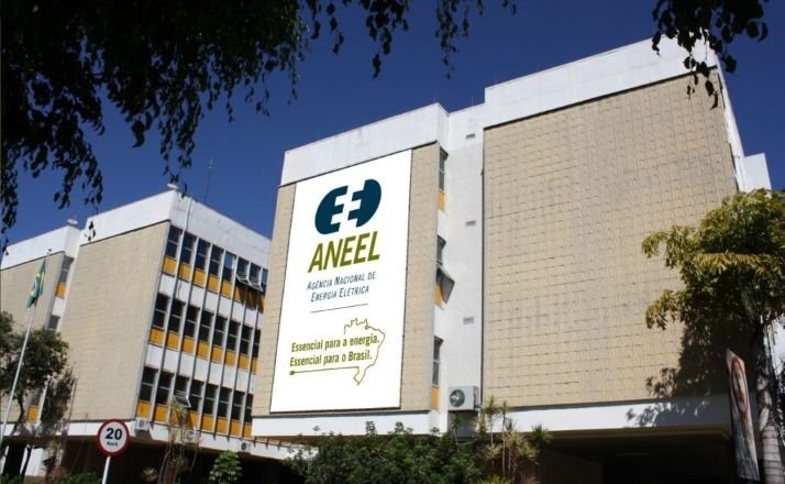 Aneel projeta aumento de 8% na conta de luz em 2026.
