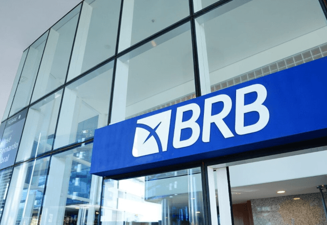 Economia – Há 1 dia: Após déficit no BRB, DF anuncia redução de até 25% nos gastos. Decreto assinado por Celina Leão (PP) estabelece revisão de despesas, suspende aumentos, limita contratações e forma um comitê para acompanhar as finanças do estado.
