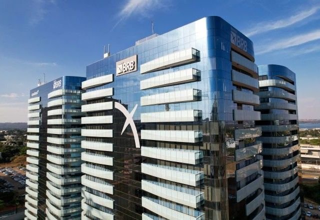 Tesouro sinaliza que não concederá garantia ao BRB em plano de ajuda financeira.