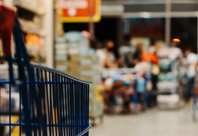 Aumento do preço da cesta básica em todas as capitais do Brasil em março.