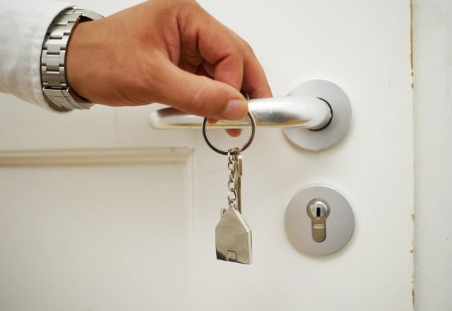 VídeoEconomia – 7 horas atrás: Novas diretrizes do Minha Casa, Minha Vida são implementadas; descubra as mudanças. Atualização tem como objetivo facilitar o acesso ao financiamento de habitação em resposta ao aumento do salário mínimo.
