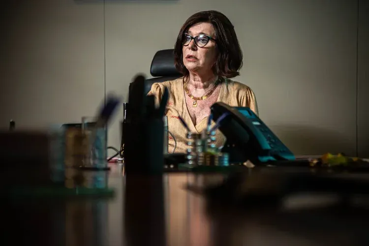 Economia – 7 horas atrás: “Presidente da Petrobras afirma que não há risco de desabastecimento de diesel”; Magda Chambriard destaca que a empresa e o governo federal estão usando subsídios, importação e aumento da produção para mitigar a possibilidade de aumento nos preços do diesel.