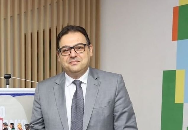 Economia – 20 horas atrás: Secretário de Lula assume temporariamente a presidência do Conselho Administrativo da Petrobras. Marcelo Weick Pogliese, responsável por Assuntos Jurídicos, substitui Bruno Moretti; espera-se que o secretário de Política Econômica seja escolhido na próxima reunião.