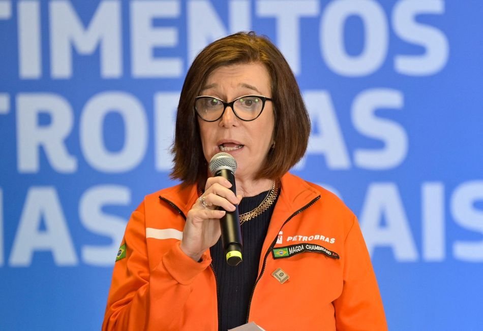 Petrobras analisa elevação da produção de diesel para garantir autossuficiência do Brasil, afirma presidente.