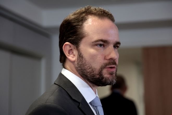 Desenrola 2.0: Ministro da Fazenda anuncia que governo permitirá uso do FGTS para brasileiros saldarem dívidas.