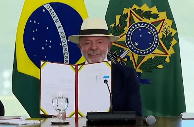 Economia – há 5 horas: Lula ratifica acordo UE-Mercosul, que entra em vigor na sexta-feira (1º). Presidente também encaminhou ao Congresso documentos de acordos do bloco sul-americano com Singapura e a Associação Europeia de Livre Comércio.