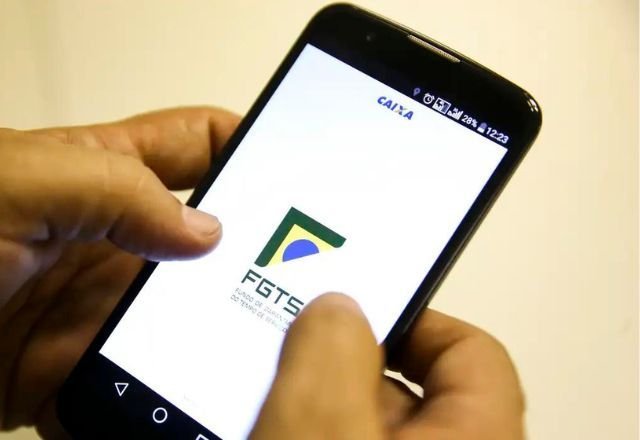 FGTS permite retirada do saque-aniversário para aqueles que nasceram em abril