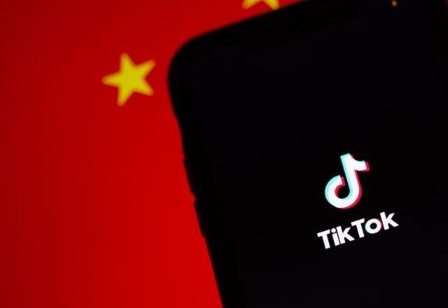 Economia – 10 horas atrás: TikTok solicita autorização ao Banco Central do Brasil para atuar no segmento de crédito e pagamentos. A empresa visa expandir sua presença financeira no país.