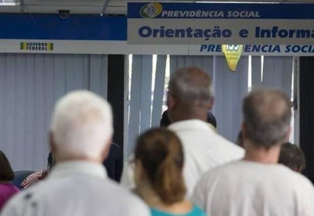 Economia – há 21 horas: Despesas com a Previdência pressionam por nova reforma, afirma Instituição Fiscal. Relatório de maio da Instituição Fiscal Independente do Senado considera orçamento de 2027 mais otimista do que a realidade sugere.