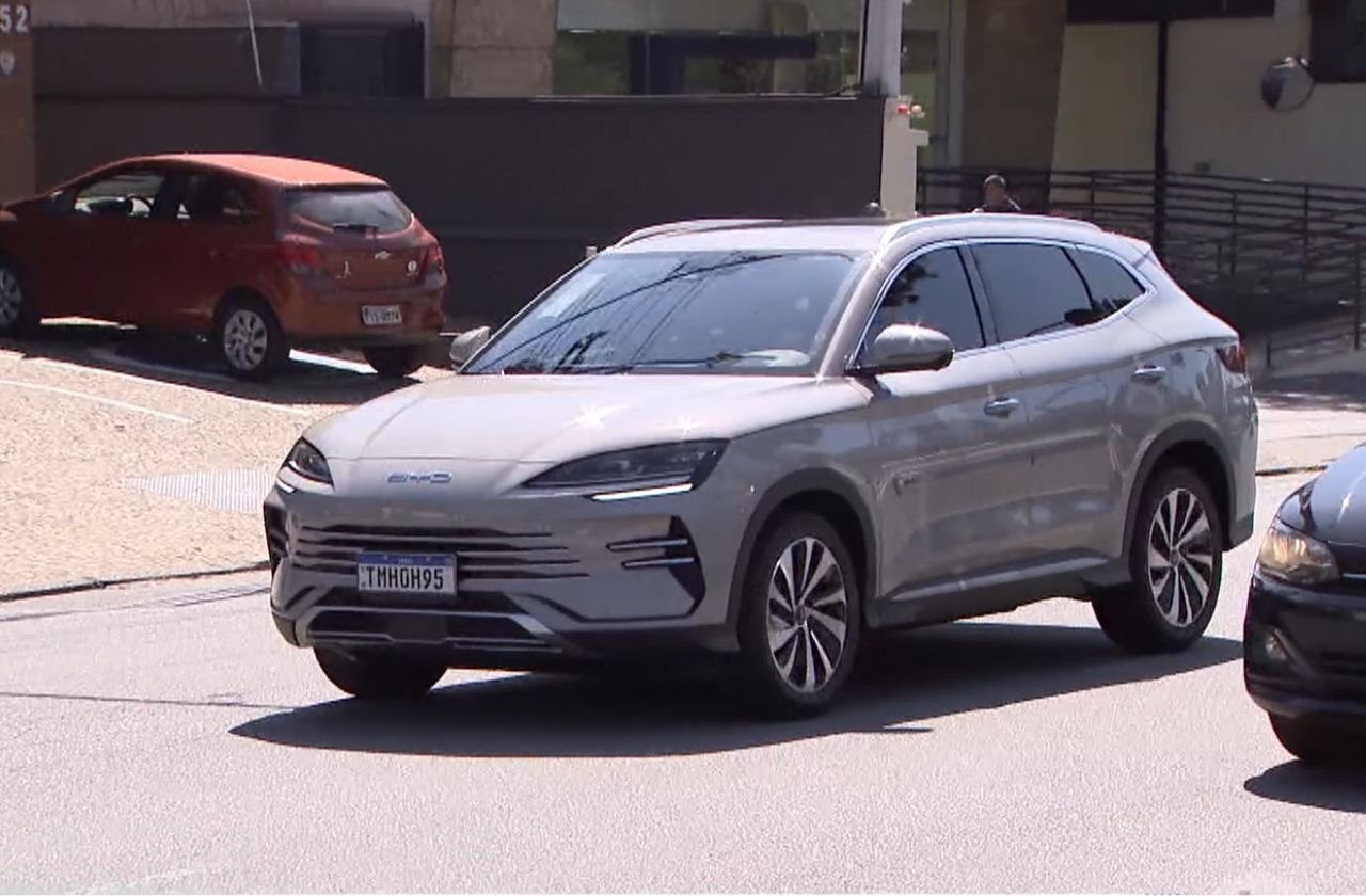 VídeoEconomia – 11 horas atrás: China expande sua influência e domina o mercado de automóveis importados no Brasil; nações asiáticas agora representam 60% das importações de veículos e intensificam as exportações.