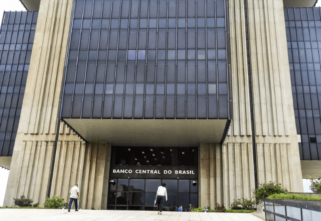 Economia – Há 6 horas: Diretor do Banco Central afirma que Brasil necessita de uma nova legislação para resolução bancária; proposta que moderniza os procedimentos para enfrentar crises em instituições financeiras está em discussão há sete anos.