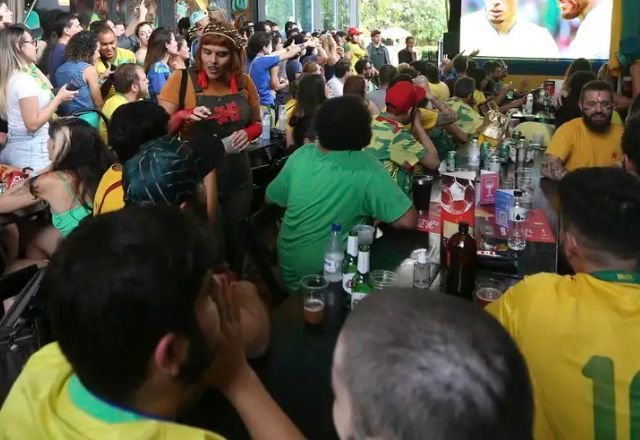 Estudo aponta que 99 milhões de brasileiros devem ir às compras durante a Copa do Mundo.