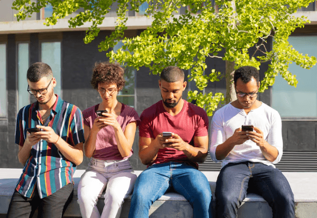 Millennials são o grupo mais visado em fraudes no comércio eletrônico, revela a Serasa.