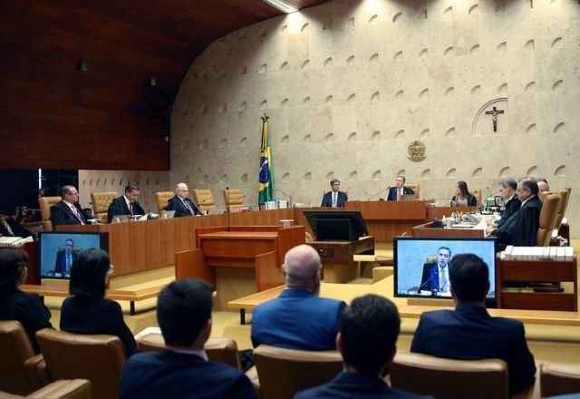 VídeoEconomia – 7 Horas Atrás: STF Confirma Acordo de Reoneração Progressiva da Folha de Pagamentos. Ministros Consideraram Inconstitucional a Lei de 2023 que Estendeu o Benefício, Mas Validaram o Acordo Posterior entre Executivo e Legislativo.