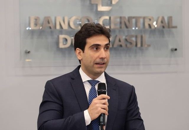 Desafios do choque de oferta exigem maior vigilância do BC, afirma Galípolo.