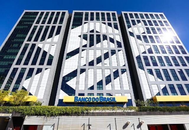 Economia – Banco do Brasil reestrutura R$ 3 milhões em dívidas no primeiro dia do Desenrola 2.0; programa governamental já firmou mais de 1,8 mil acordos através da instituição.