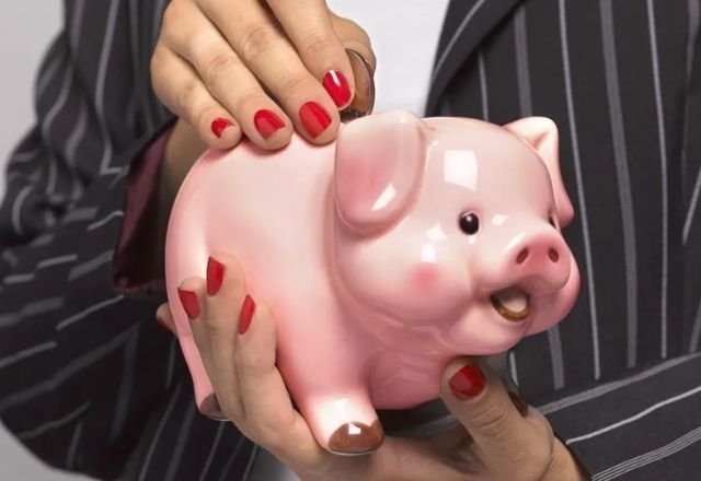 Economia – 6 horas atrás: Vale a pena investir? Confira a simulação do rendimento de R$ 100 no Tesouro Reserva. O título está vinculado à Selic e não possui marcação a mercado, mas está sujeito à cobrança de imposto de renda.